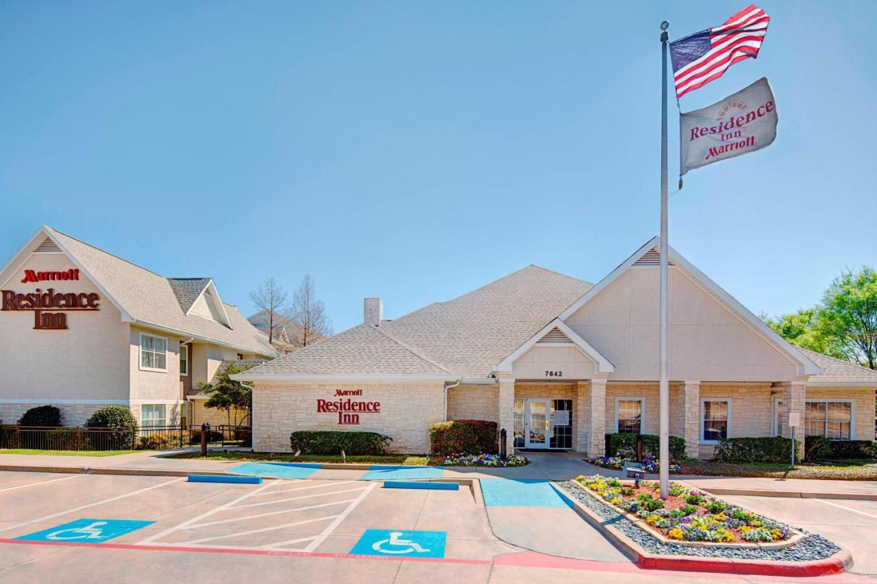 Residence Inn Dallas Park Central Экстерьер фото