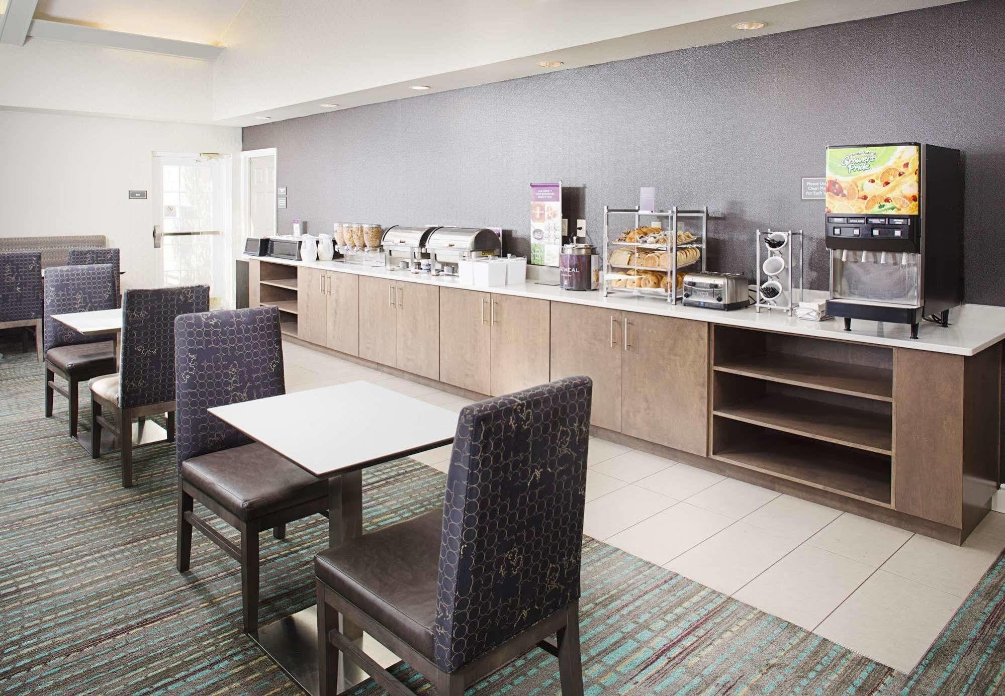 Residence Inn Dallas Park Central Экстерьер фото
